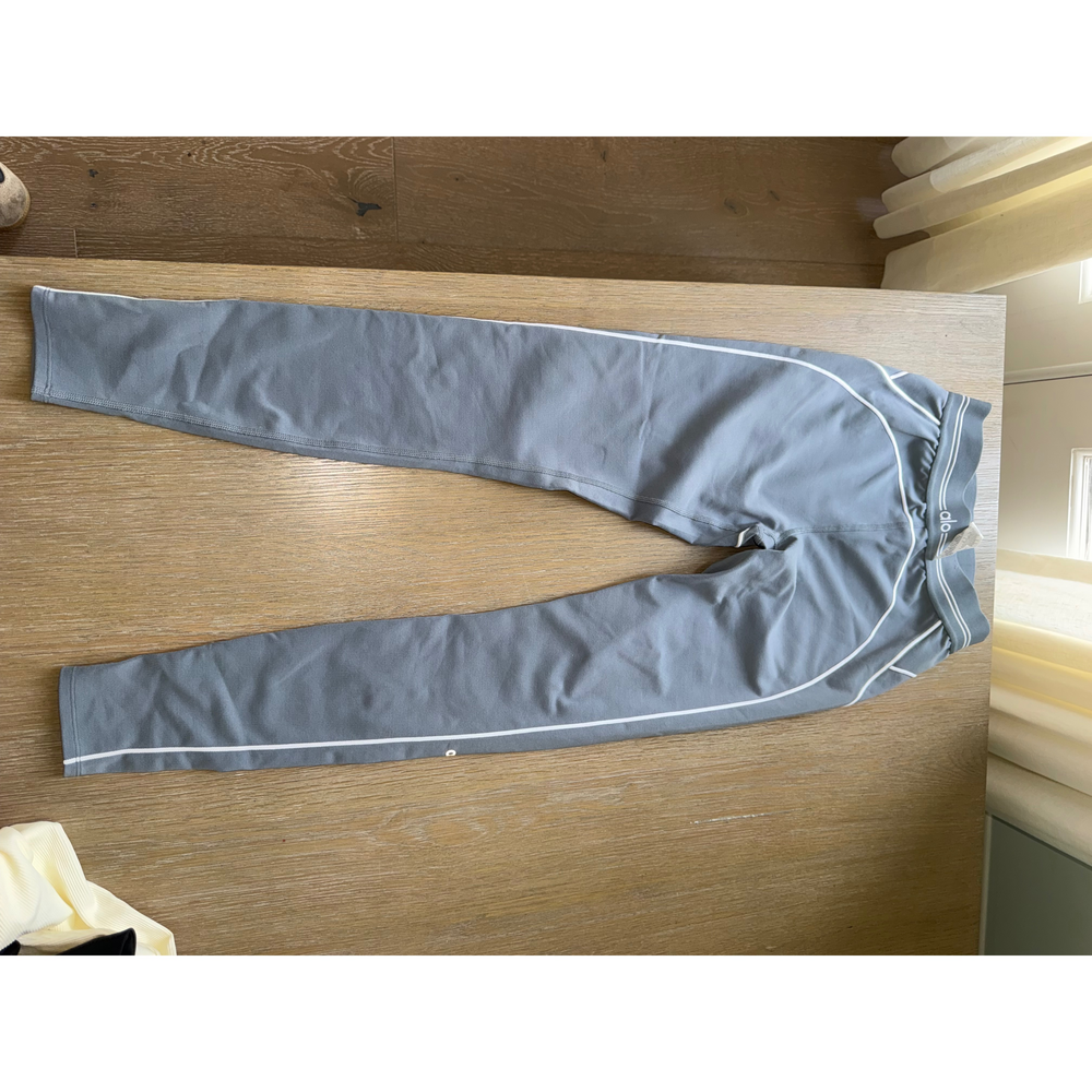 Alo Yoga Gray Leggings - Picture 2 of 5
